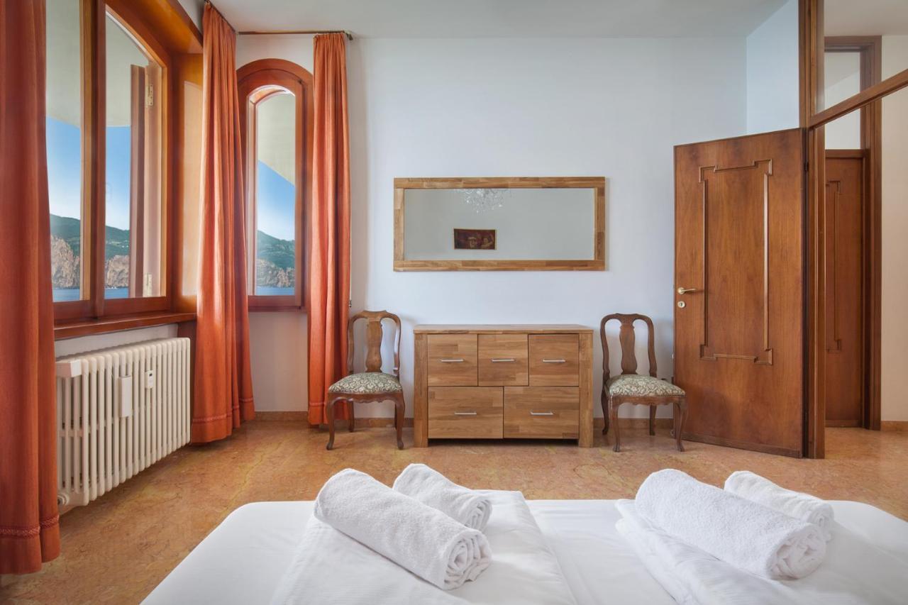 Villa Francesca-Grande Appartamento In Riva Al Lago Бренцоне-суль-Гарда Экстерьер фото
